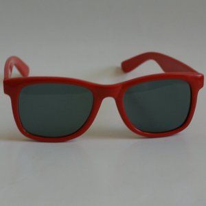 NWOT TruVintage Wayfair like style retro red frame w/smoke glass lens sunglasses